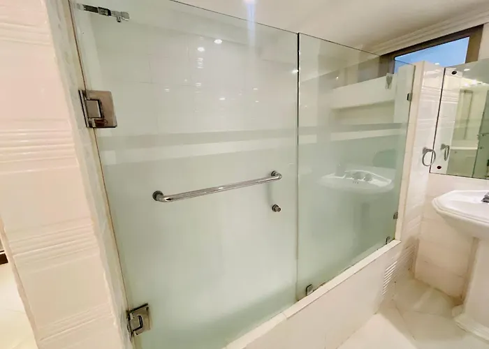 Letstay Near Okada 3br 366 Sqm * Manila